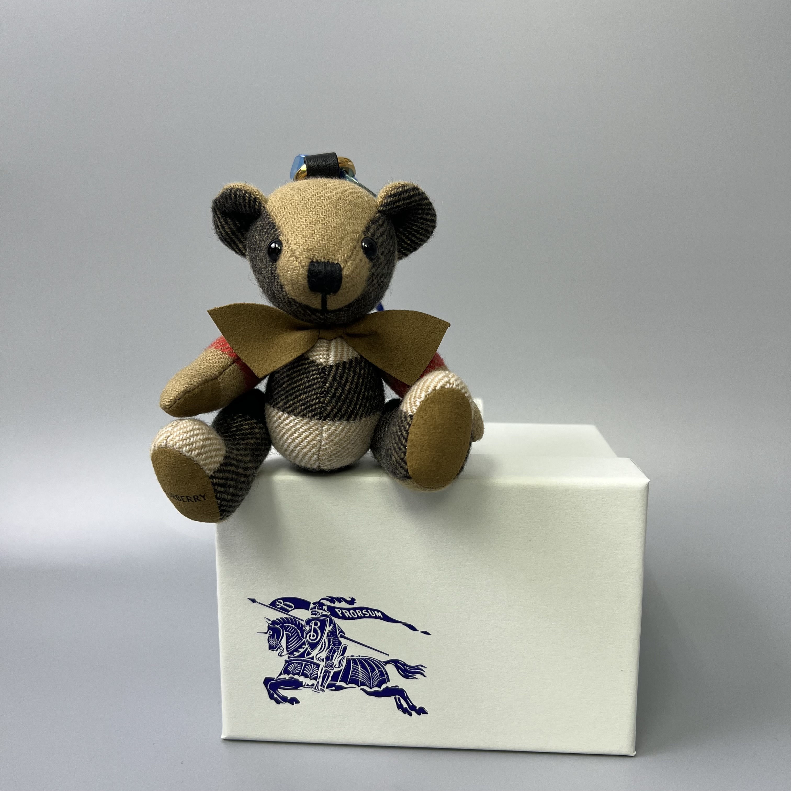 BURBERRY 8124868 A7026